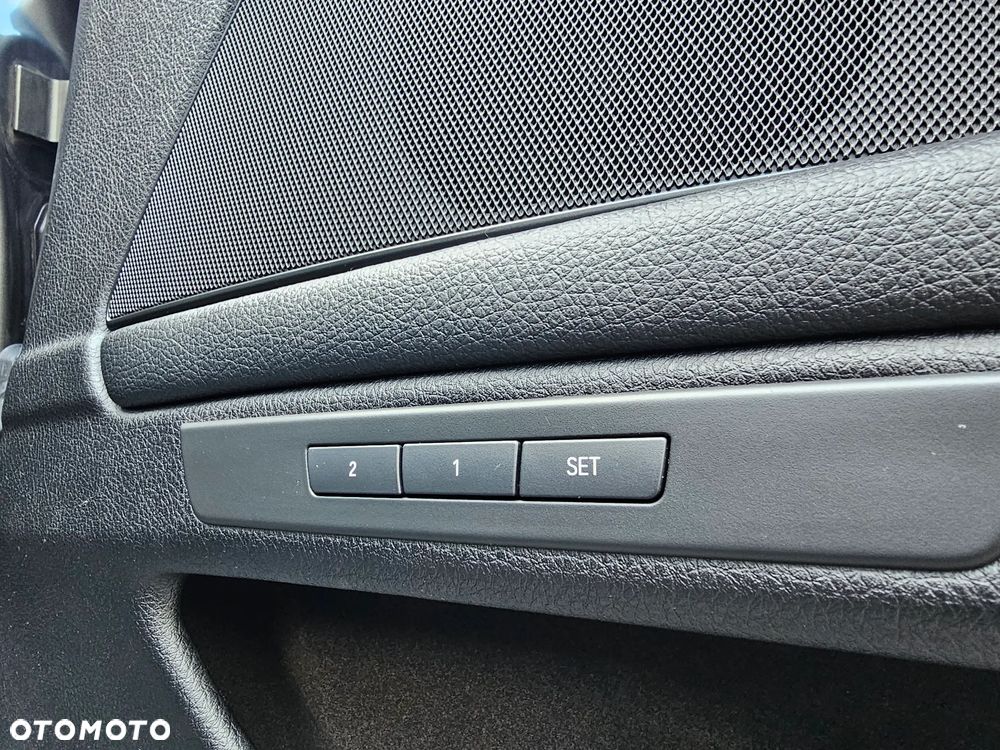 BMW Seria 5 520d - 26