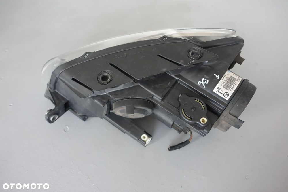 LAMPA PRAWY PRZÓD PASSAT B6 ORYGINAŁ z 2016 roku - 4