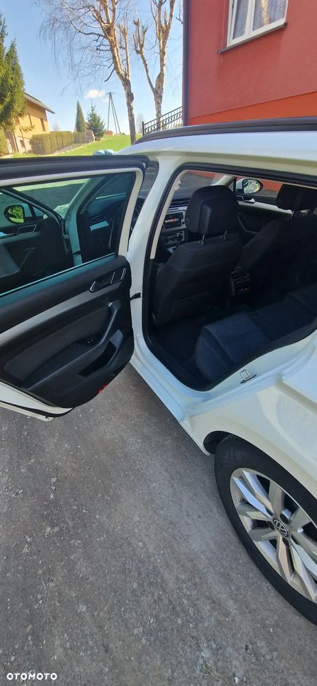 Volkswagen Passat 1.6 TDI (BlueMotion Technology) Comfortline - 21