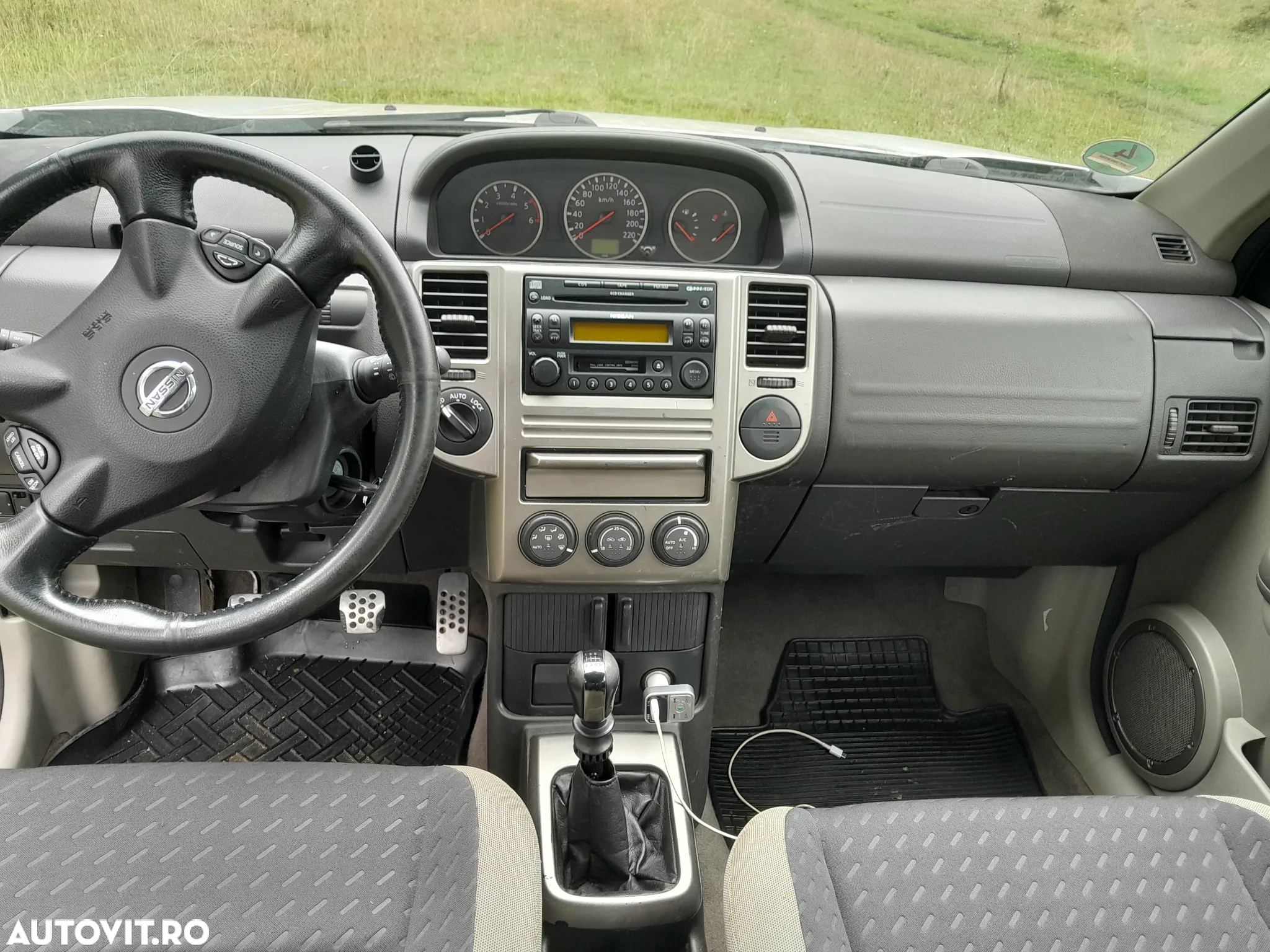 Nissan X-Trail 2.2 dCi 4x4 Sport - 4