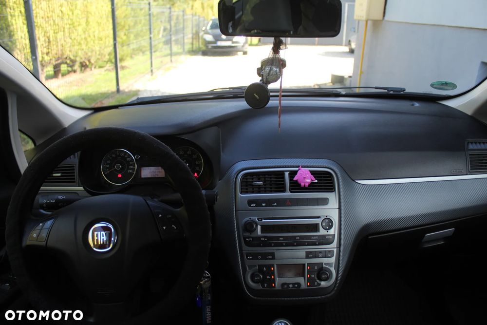 Fiat Grande Punto - 9
