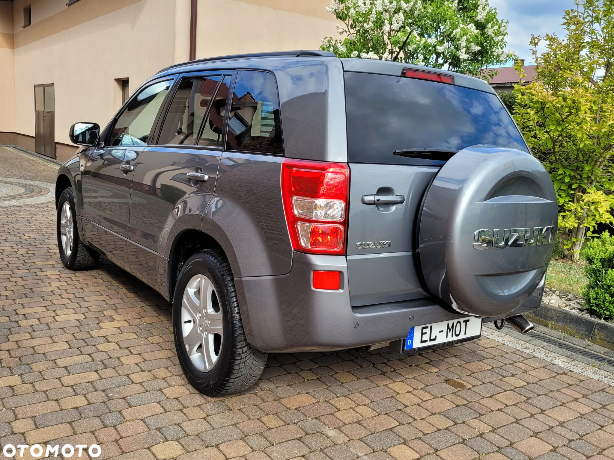 Suzuki Grand Vitara 2.0 Comfort + - 6