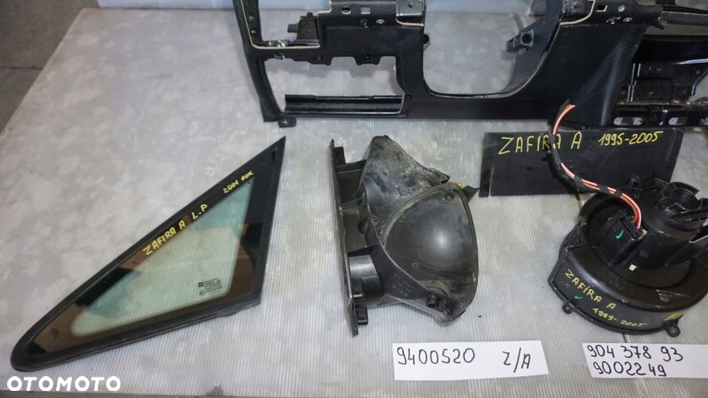 SZYBA TRÓJKĄT SZYBKA LEWA PRZÓD OPEL ZAFIRA A - 2