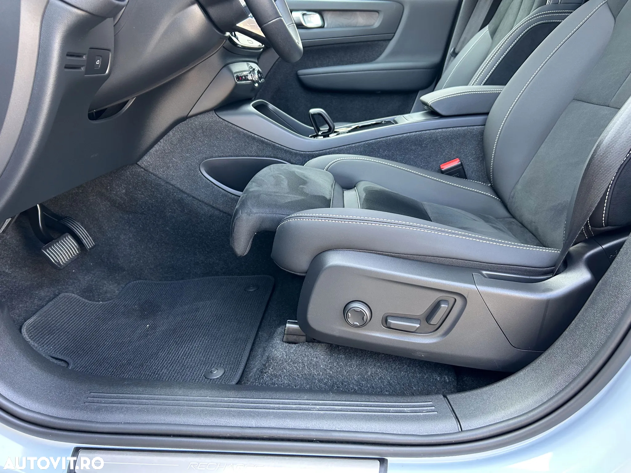 Volvo XC 40 Recharge Twin Motor AWD Ultimate - 22