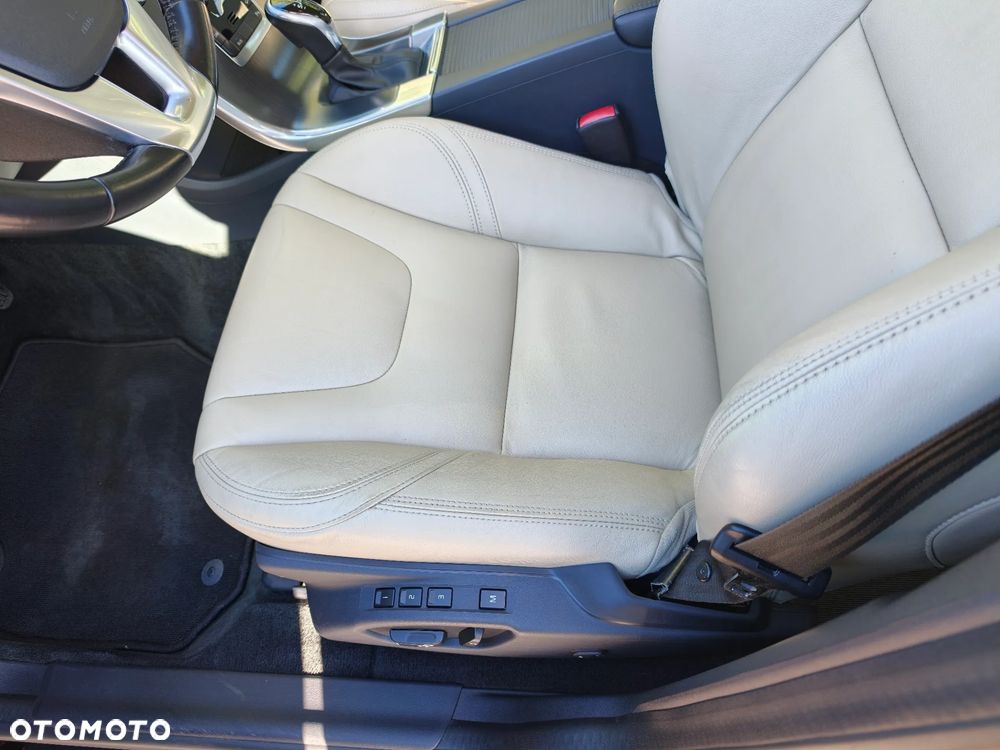 Volvo XC 60 D5 AWD Summum - 13