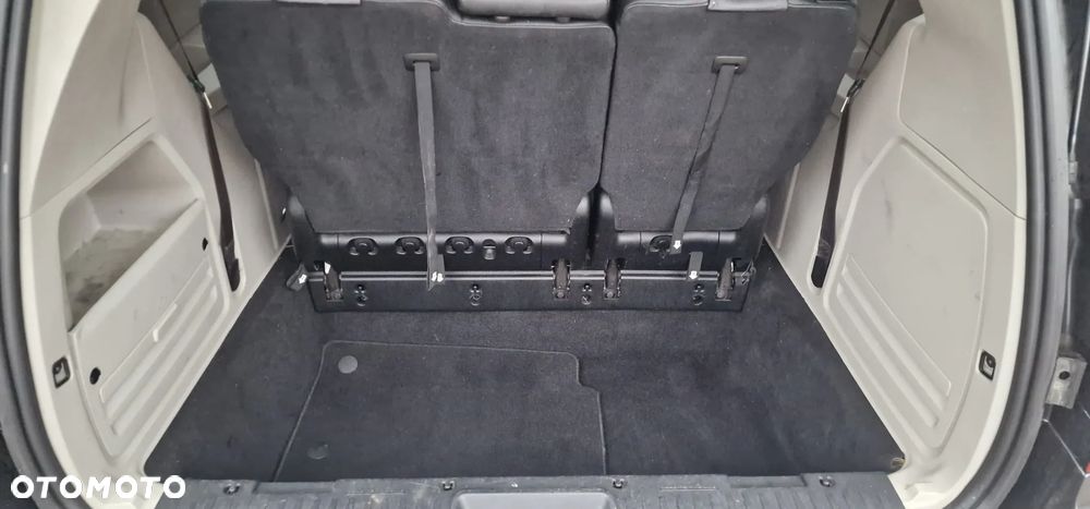 Dodge Grand Caravan - 19