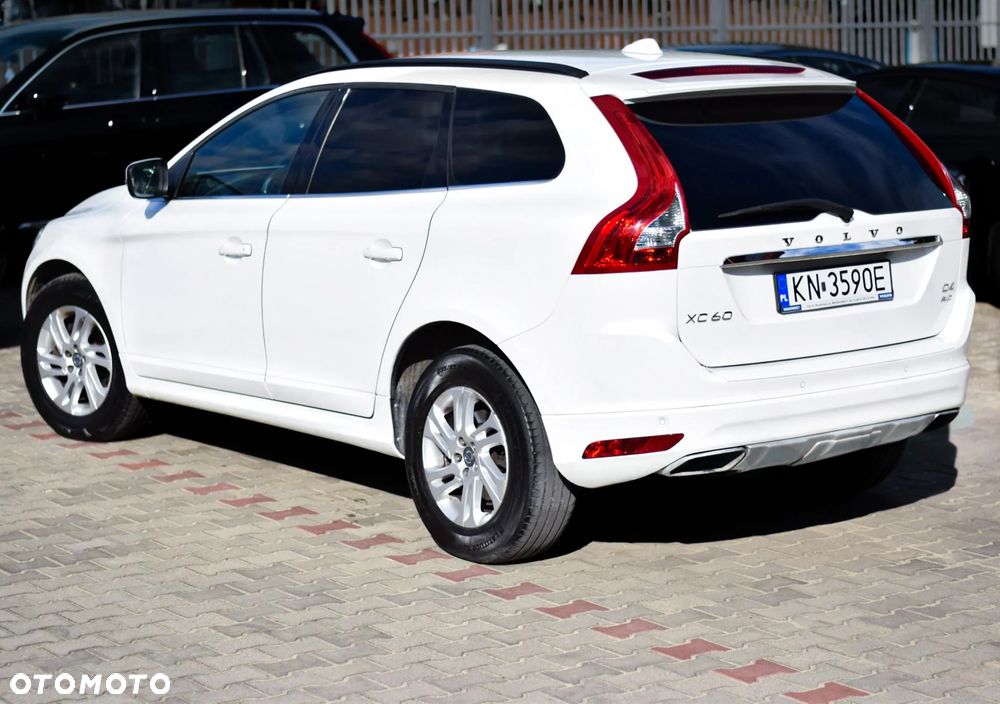 Volvo XC 60 D4 AWD Momentum - 32