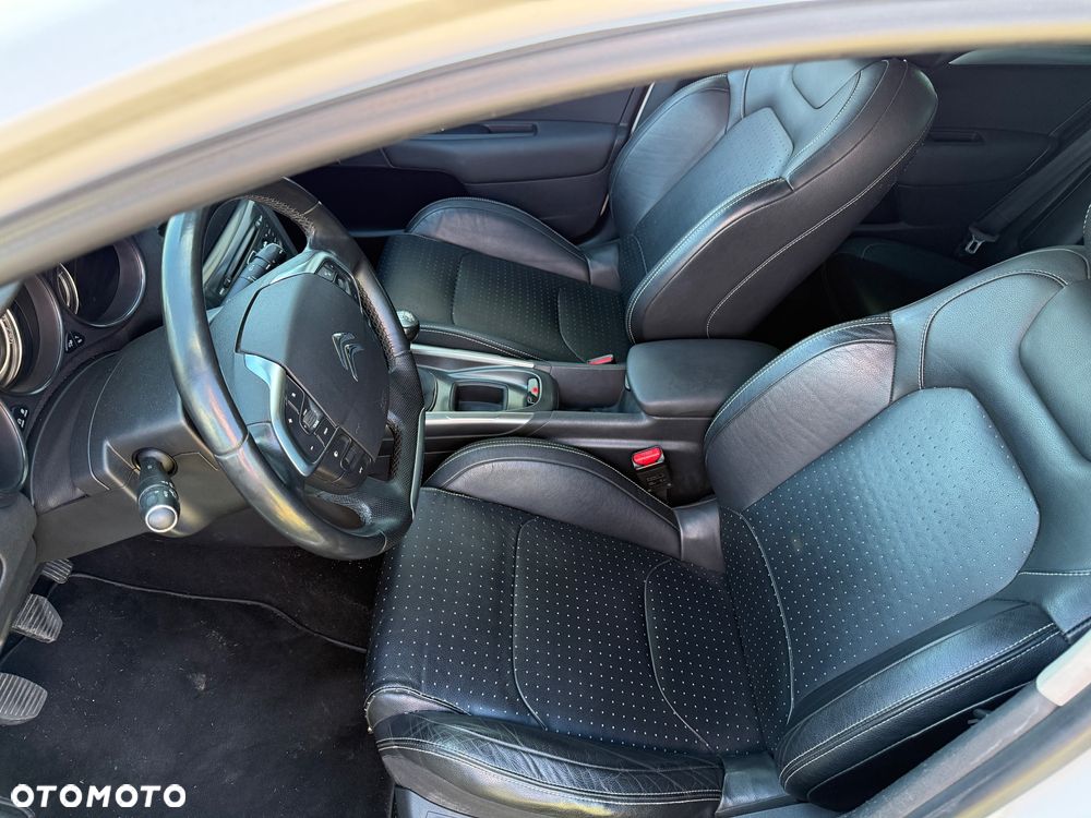 Citroën C4 VTi 120 Exclusive - 24