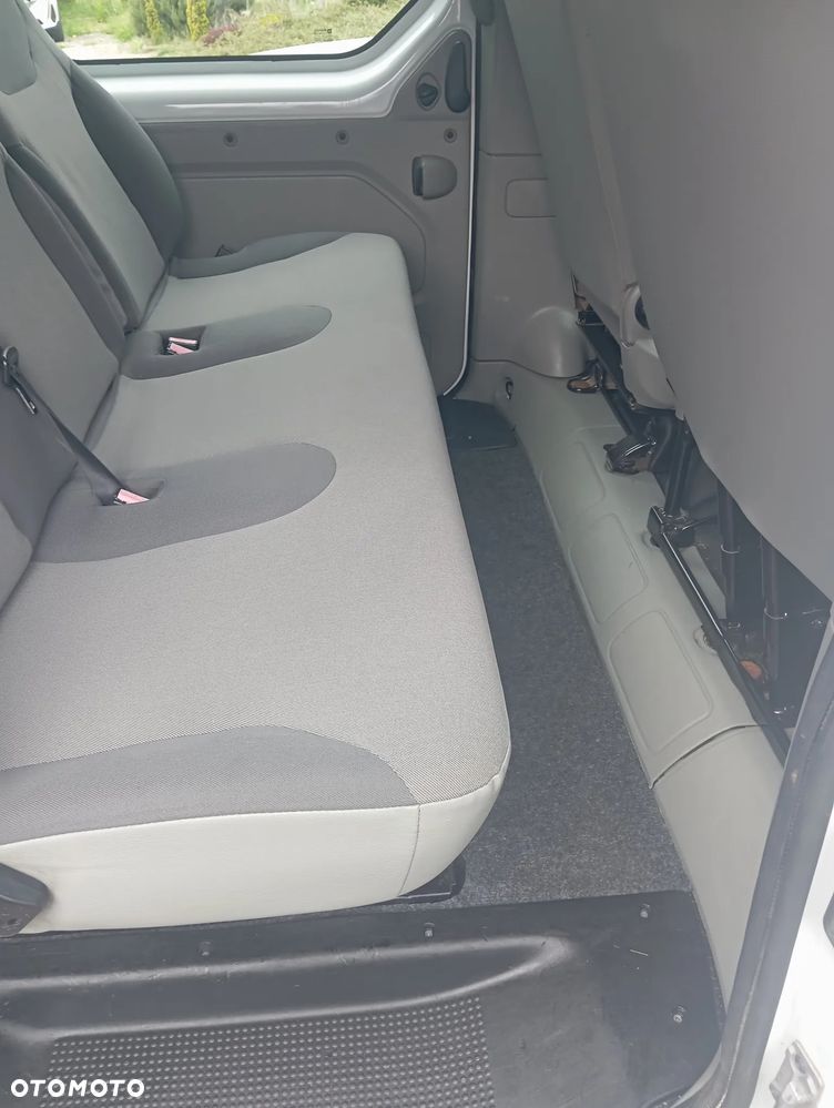 Opel Vivaro L2H1 2.9t - 15