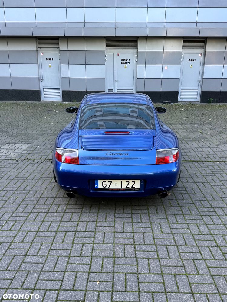 Porsche 911 Carrera - 8
