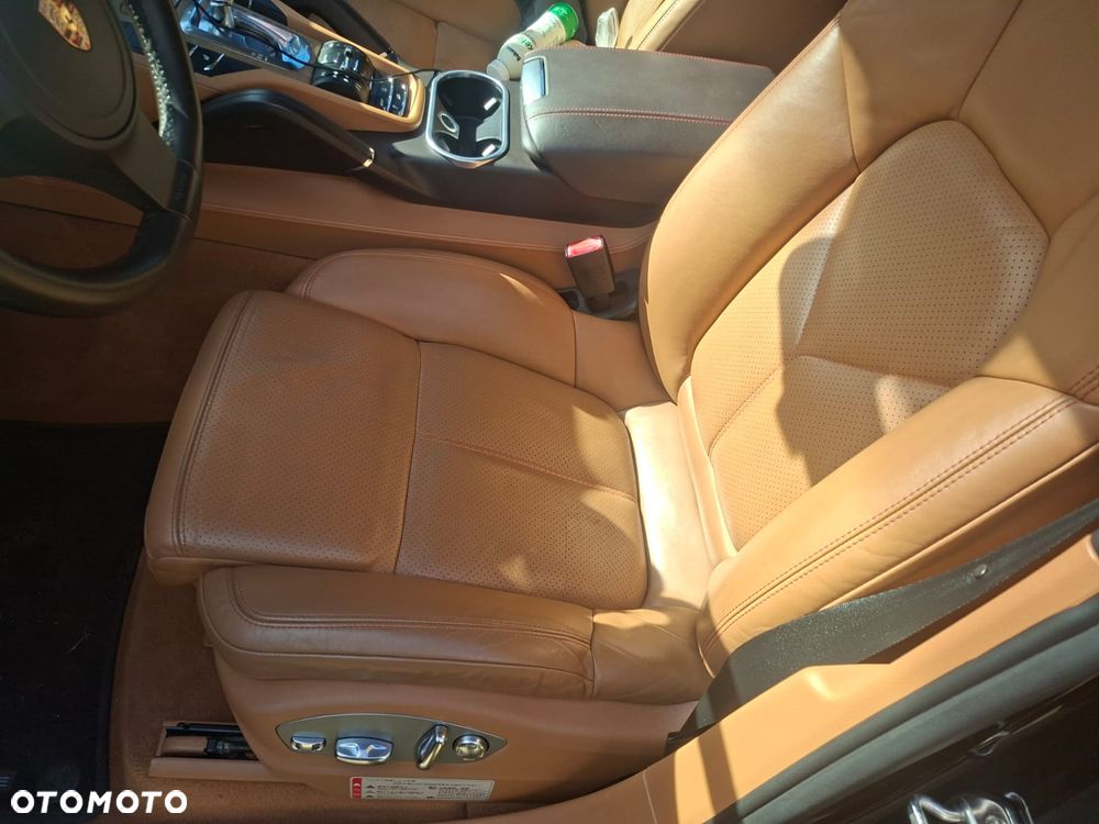 Porsche Cayenne - 8