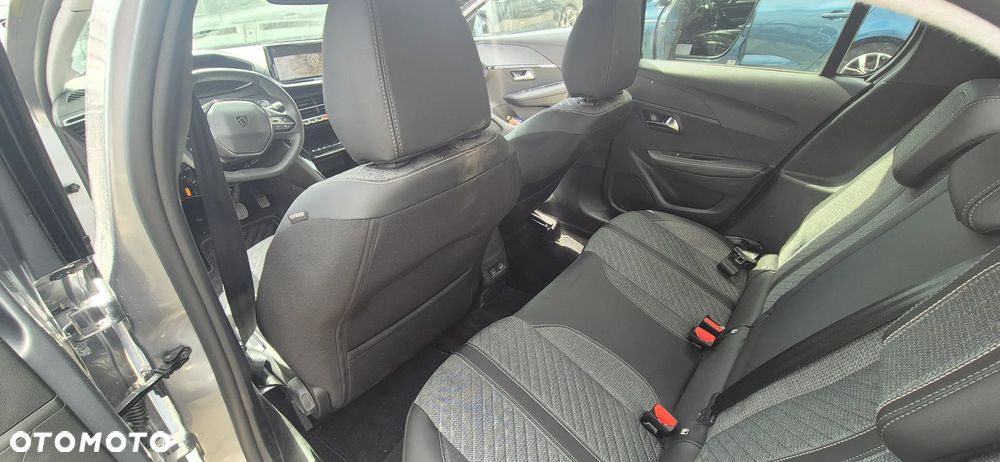 Peugeot 208 50kWh Business - 33