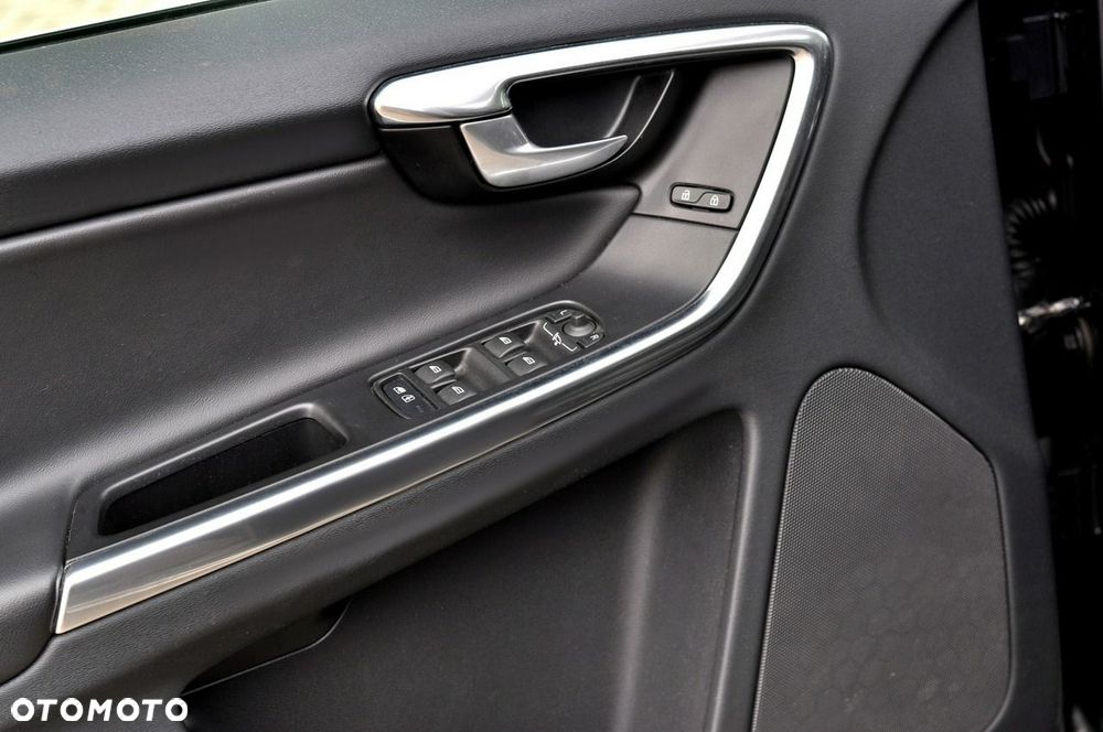 Volvo XC 60 D4 R-Design Summum - 18