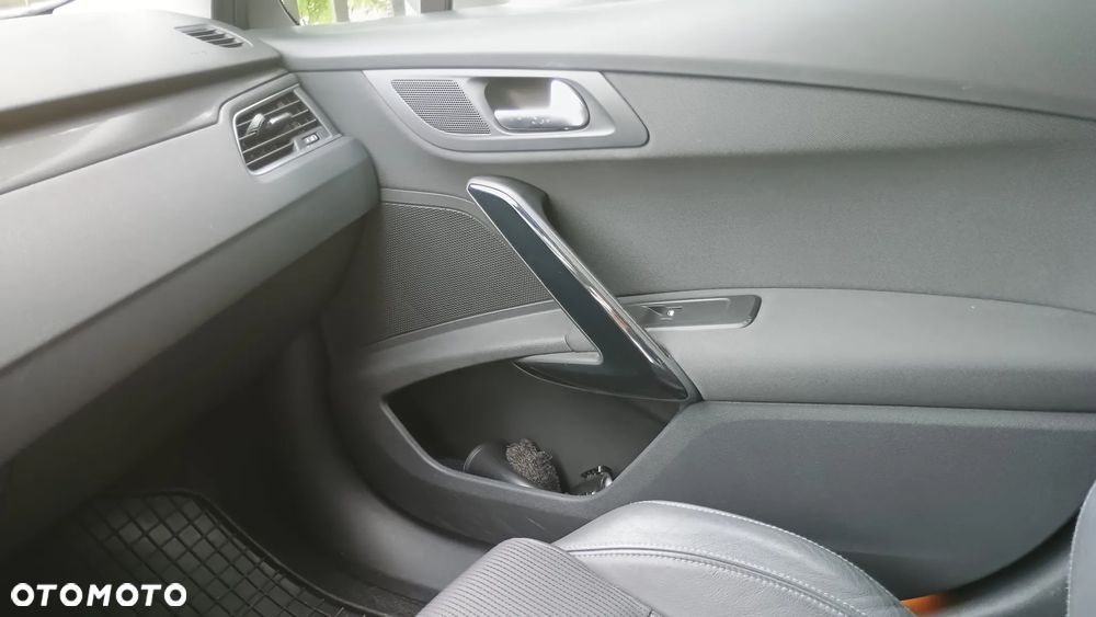 Peugeot 508 RXH Hybrid4 - 15