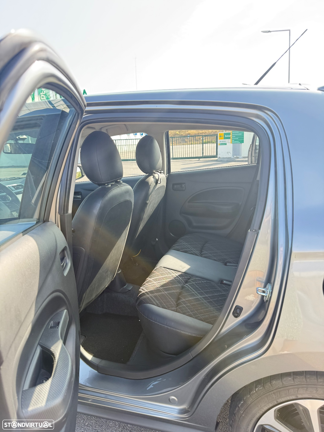 Mitsubishi Space Star 1.2 Intense CVT - 7