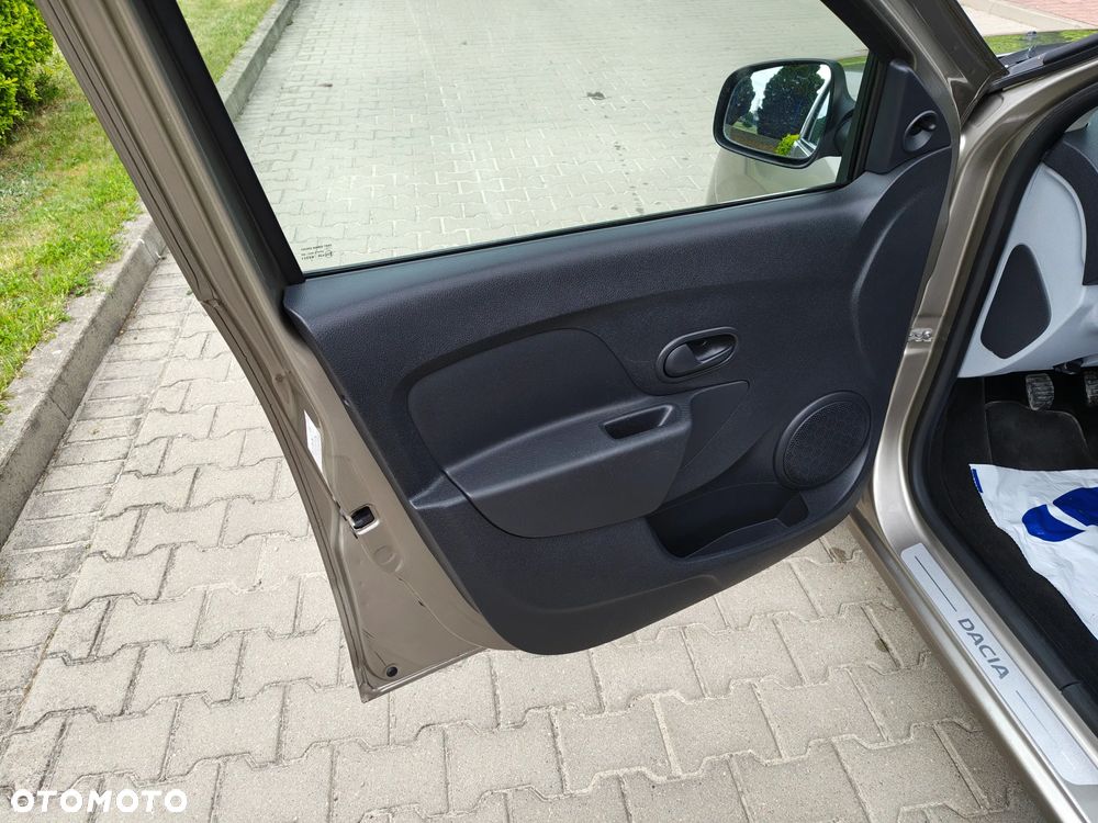 Dacia Sandero 1.2 16V 75 Celebration - 11