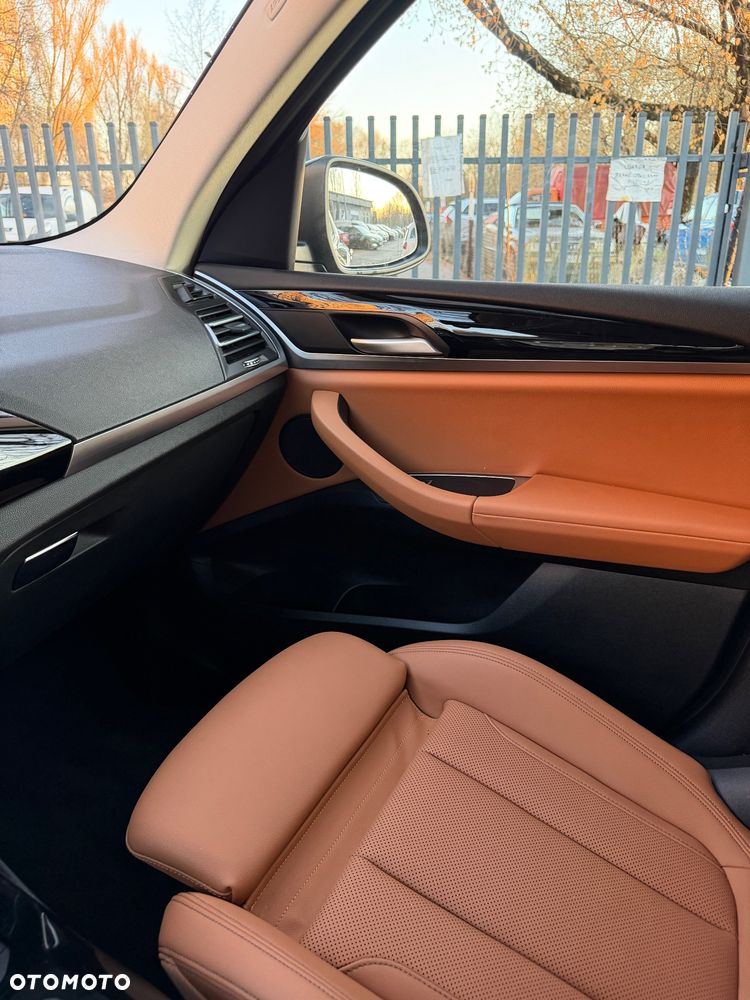 BMW X3 xDrive20i mHEV - 10