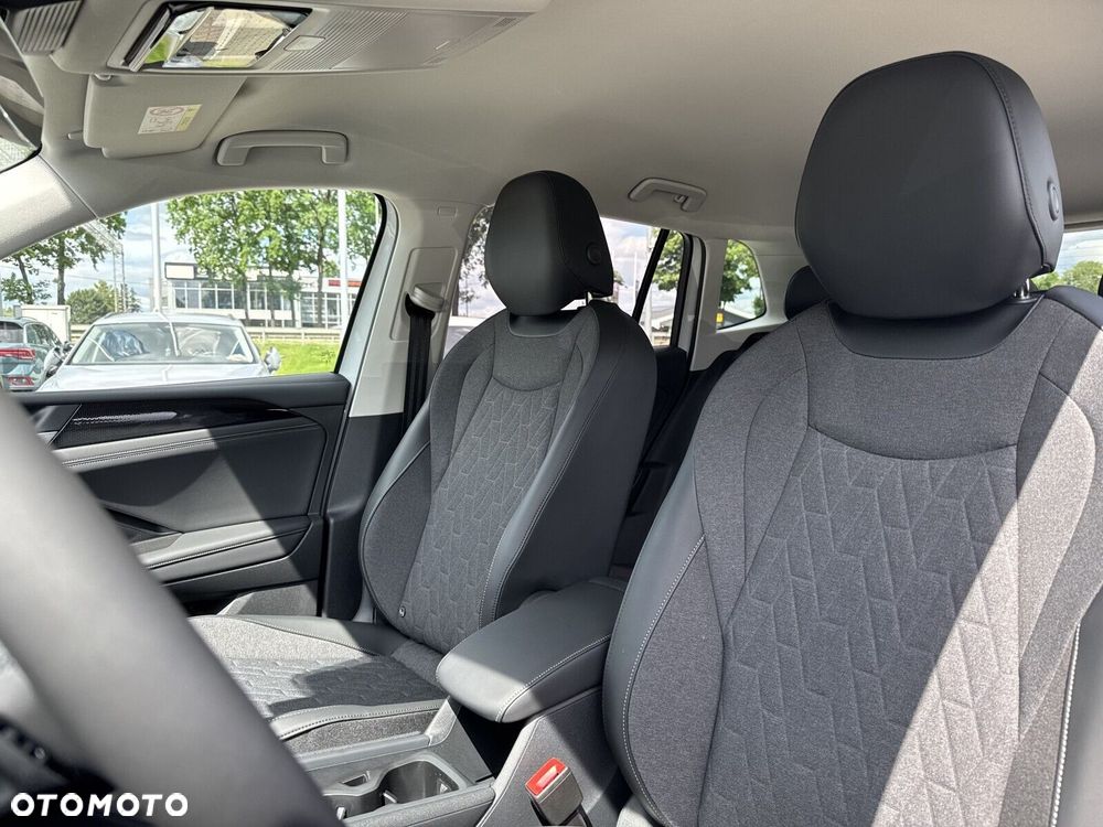 Volkswagen Tiguan - 12