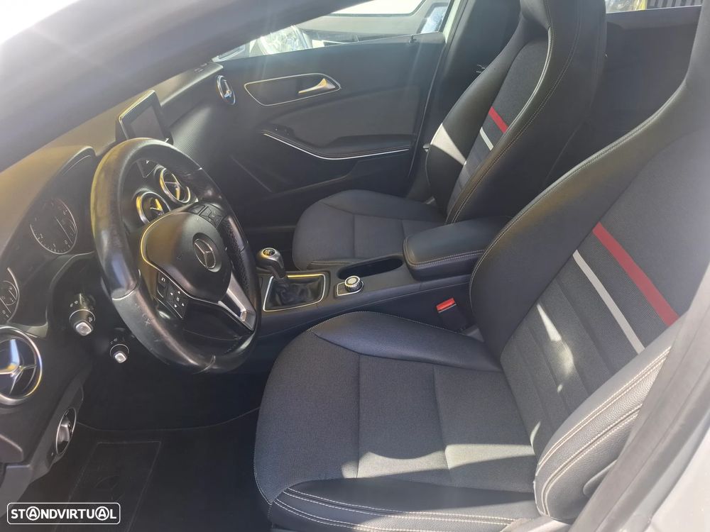 Mercedes-Benz A 180 CDI AMG Line - 16