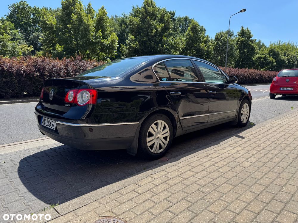 Volkswagen Passat 2.0 FSI Highline - 6