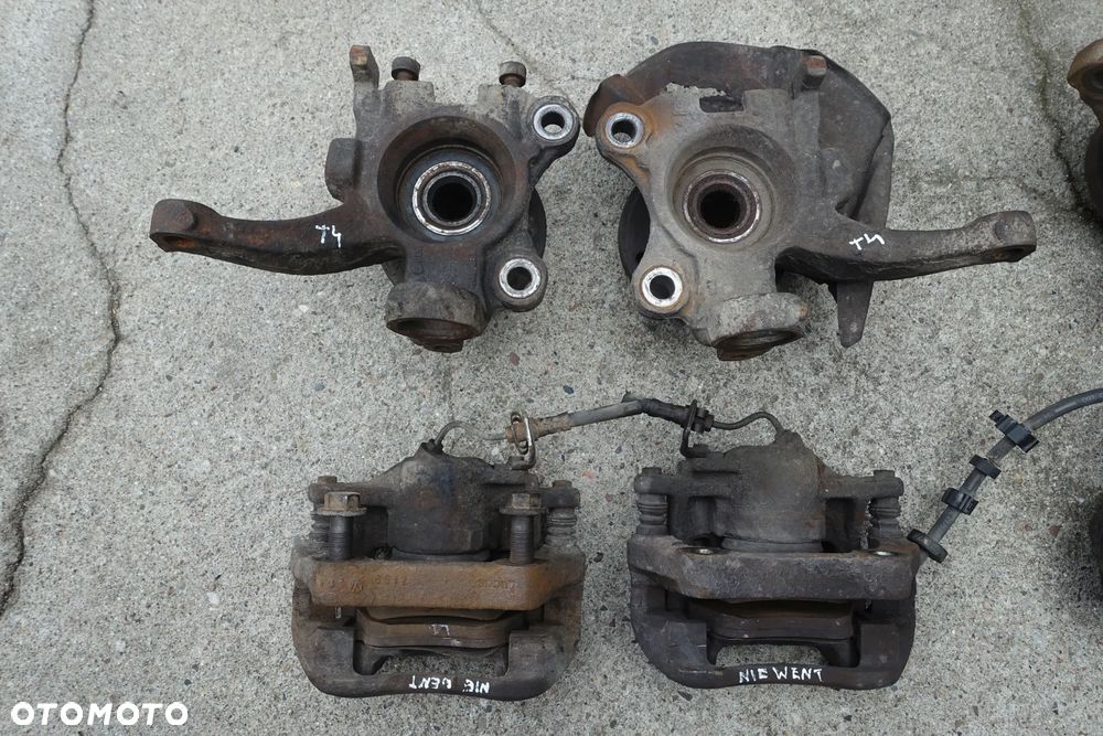 ZACISK ZWROTNICA PIASTA VW T4 2.4 2.5 TDI Z ABS - 2