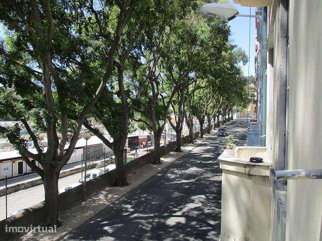 Arrenda-se Apartamento T2 em Alcântara Terra - Grande imagem: 3/14