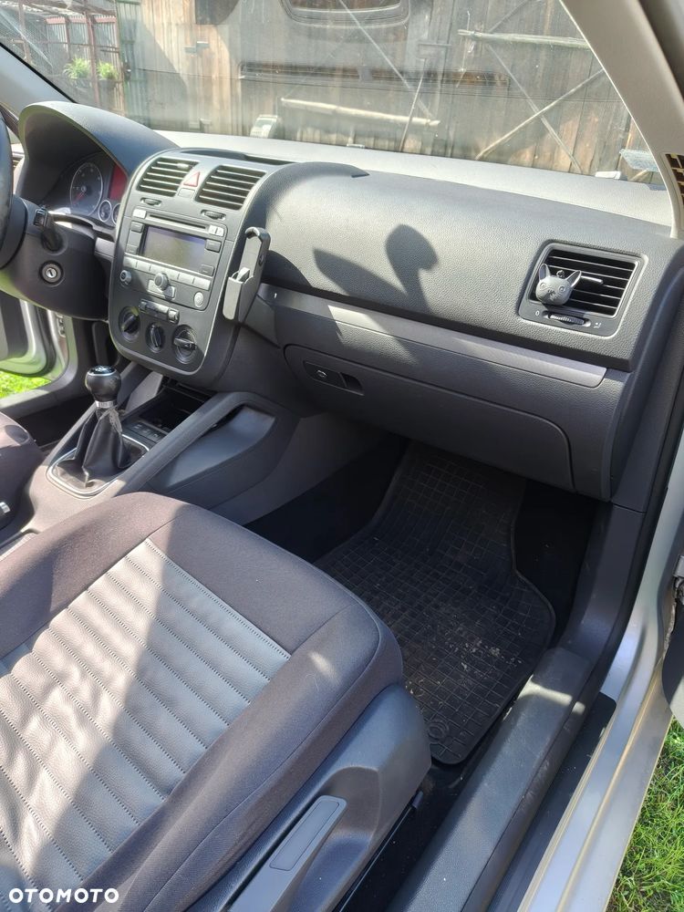 Volkswagen Golf 1.9 TDI DPF Edition BlueMotion - 11
