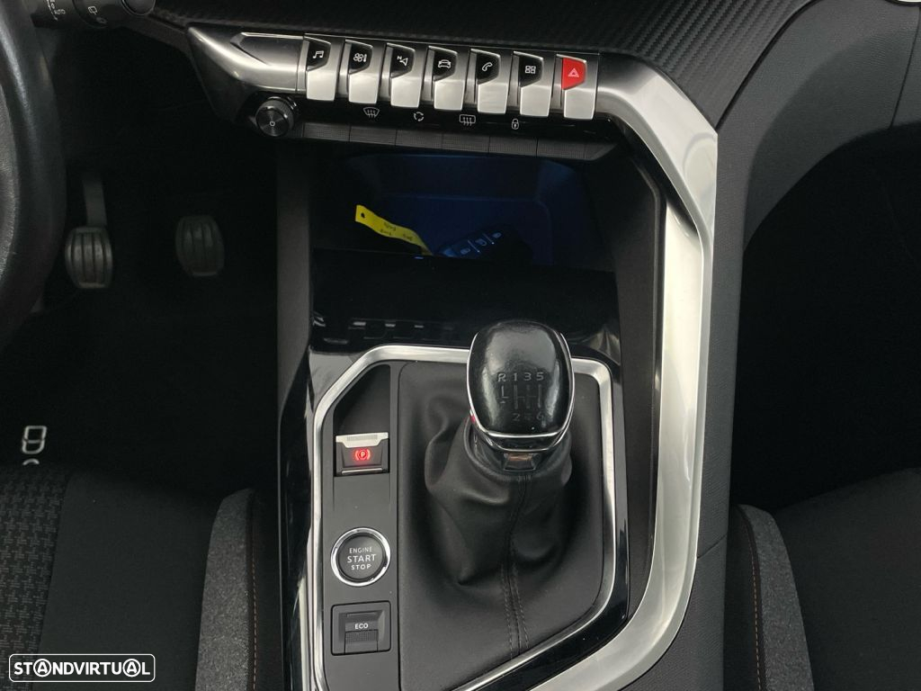 Peugeot 3008 1.2 PureTech Active Pack - 16