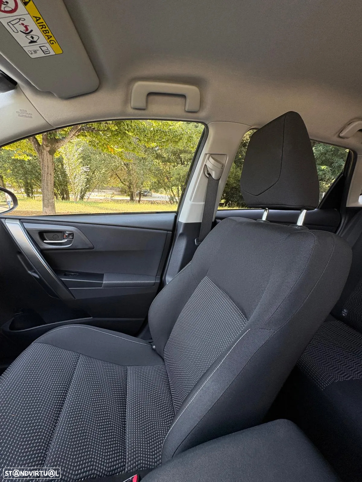 Toyota Auris 1.4 D-4D Com. +P.Sport+Navi - 10