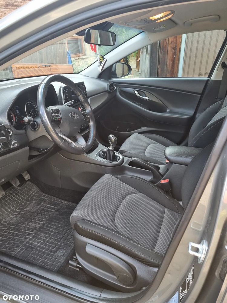 Hyundai i30 1.4 Classic + - 12