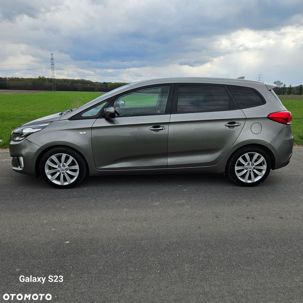 Kia Carens 1.7 CRDi 141 Dream Team Edition - 4