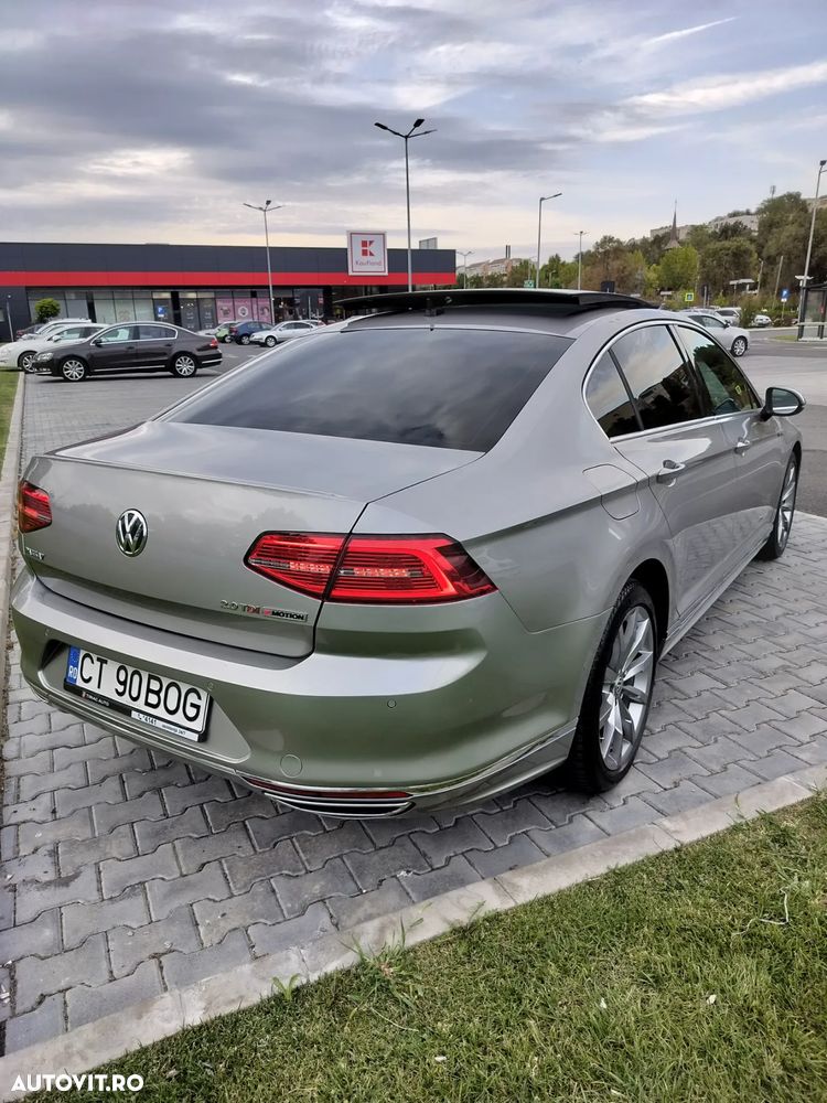 Volkswagen Passat 2.0 TDI DSG 4Motion R Executive - 3