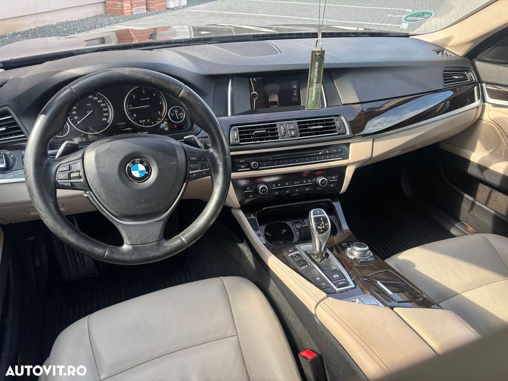 BMW Seria 5 525d Sport-Aut. Luxury Line - 13