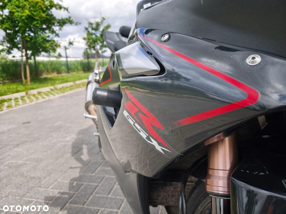 Suzuki GSX-R - 22