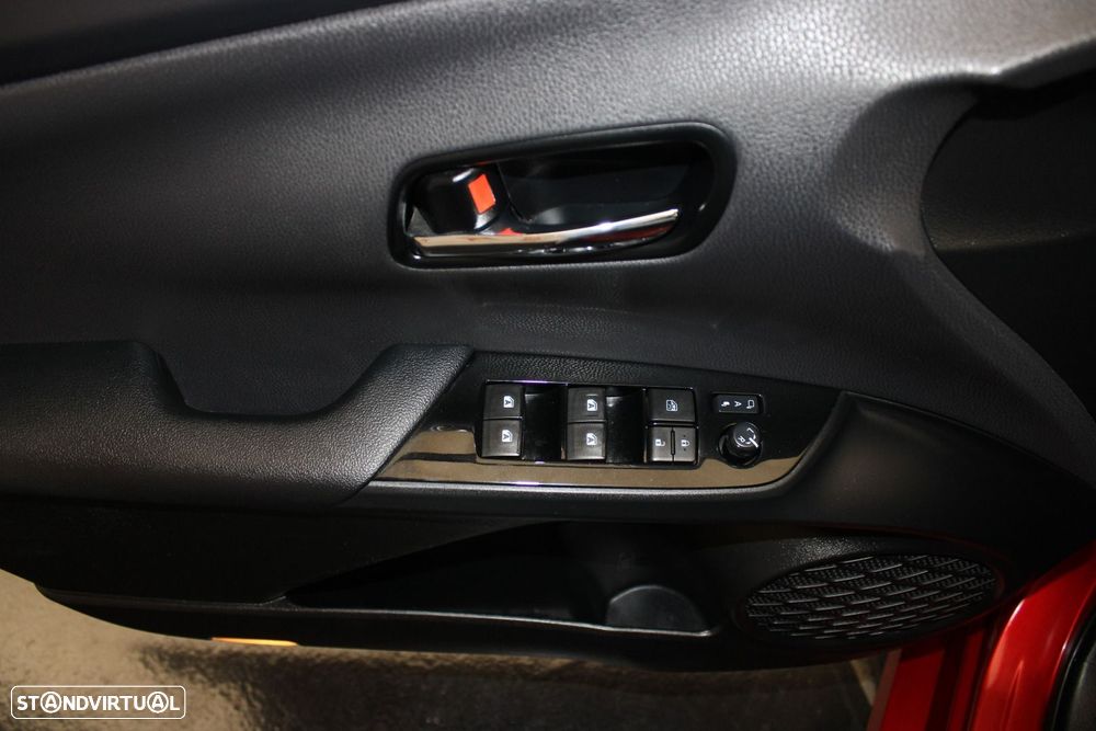 Toyota Prius 1.8 Luxury Pele - 21