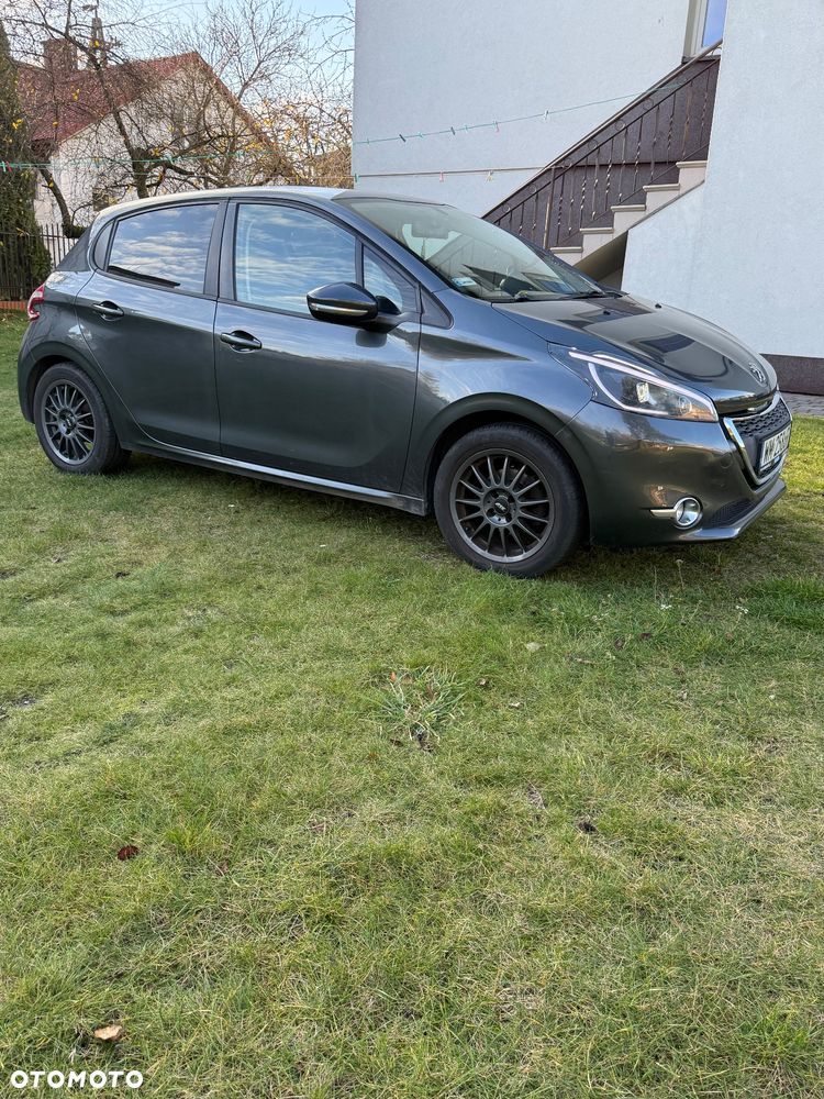 Peugeot 208 - 24