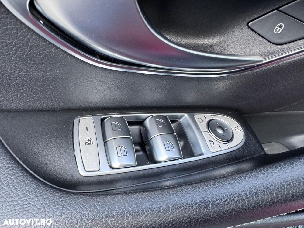 Mercedes-Benz E 300 9G-TRONIC AMG Line - 23