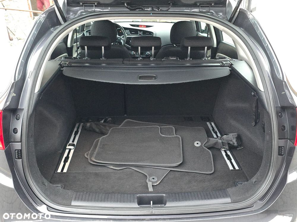 Kia Ceed 1.6 GDI Vision - 20
