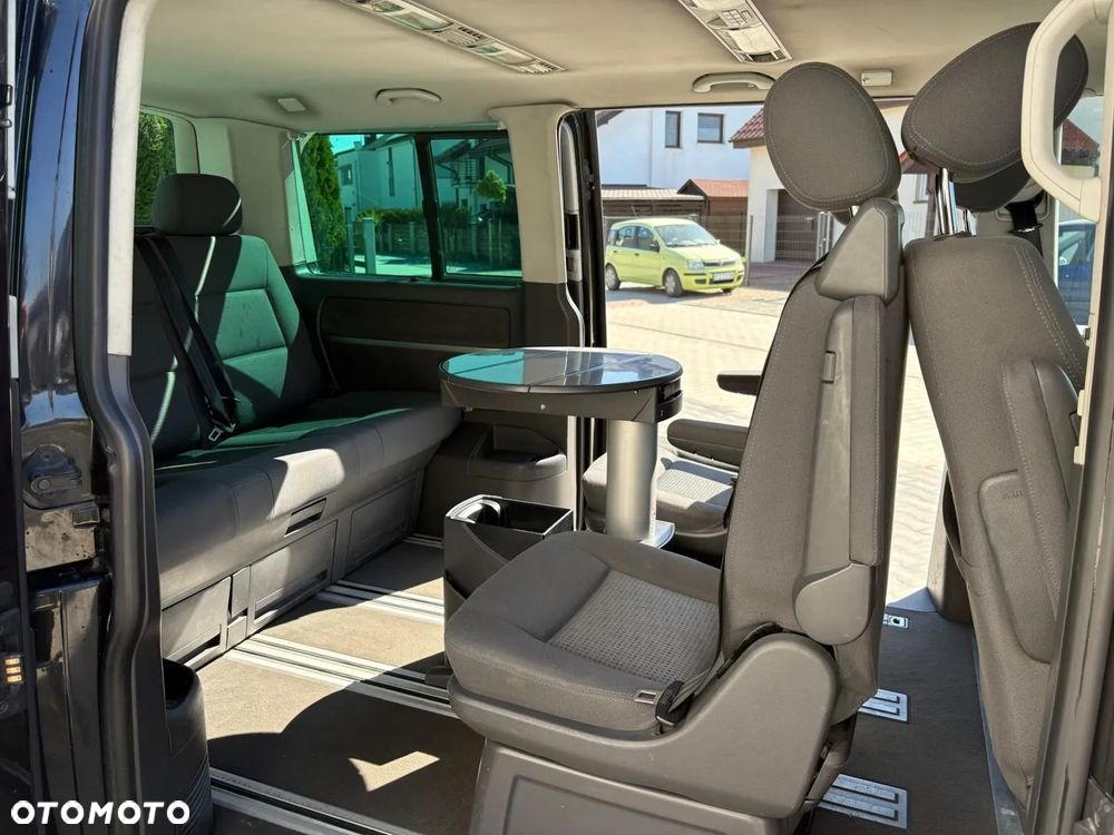 Volkswagen Multivan - 12