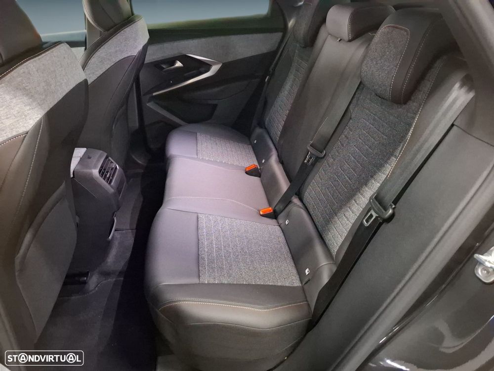 Peugeot E-3008 73 kWh Allure - 12