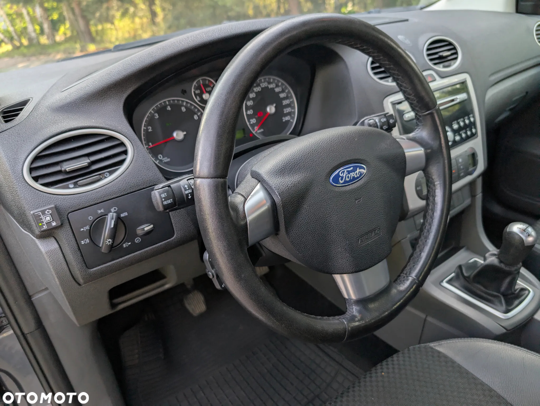 Ford Focus 1.6 16V Ghia - 16