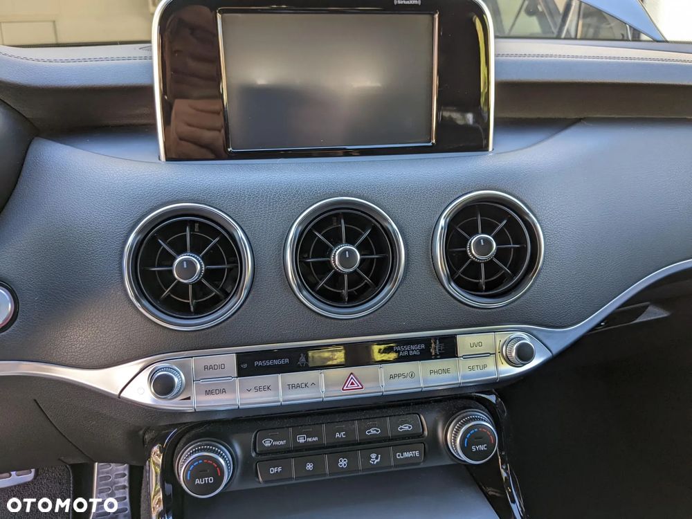 Kia Stinger 3.3 T-GDI AWD GT - 12