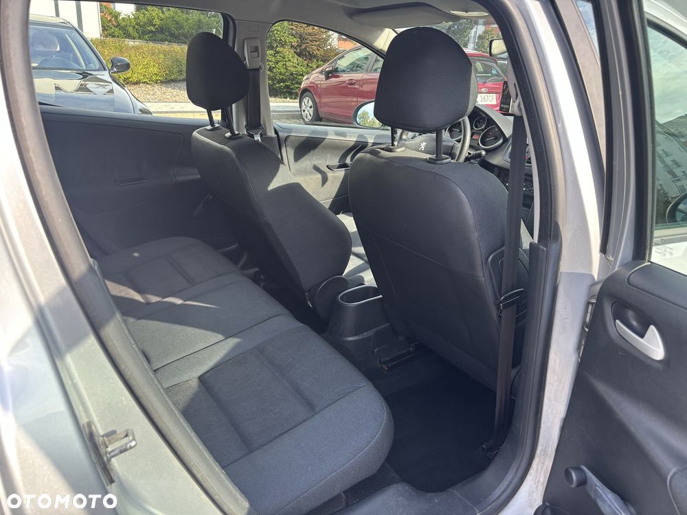 Peugeot 207 - 8
