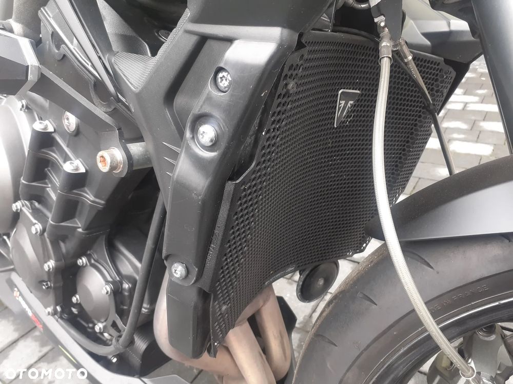 Triumph Street Triple - 11