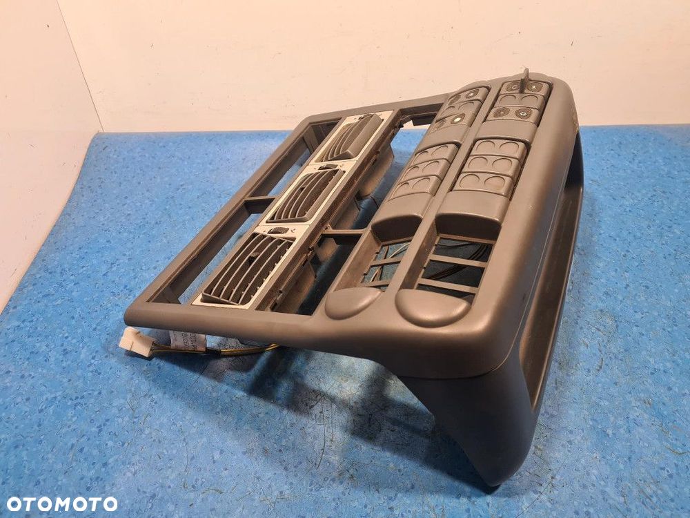 IVECO EURO CARGO PANEL ŚRODKOWY 504034778 - 5
