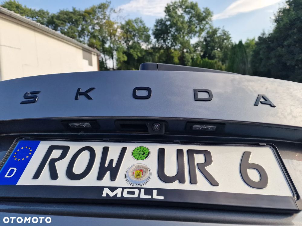 Skoda Octavia Combi 2.0 TDI DSG Sportline - 10