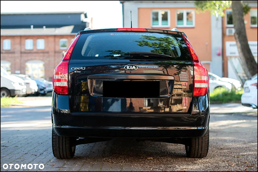 Kia Ceed - 8