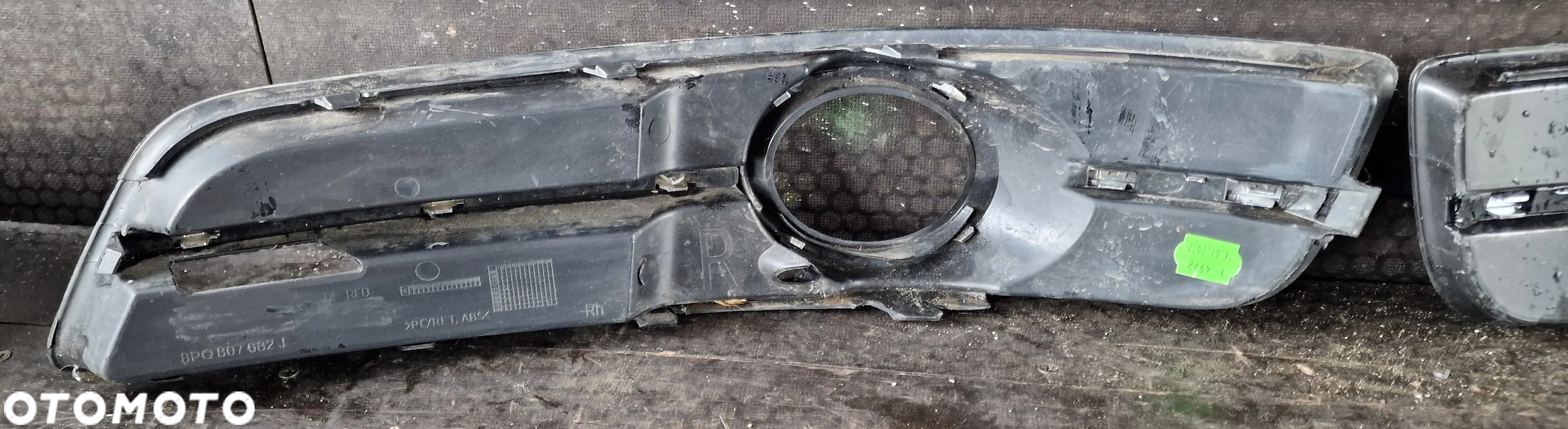 KRATKA ZDERZAKA HALOGENU PRAWA LEWA  8P0807682J 8P0807681AA AUDI A3 8P LIFT 5D - 10