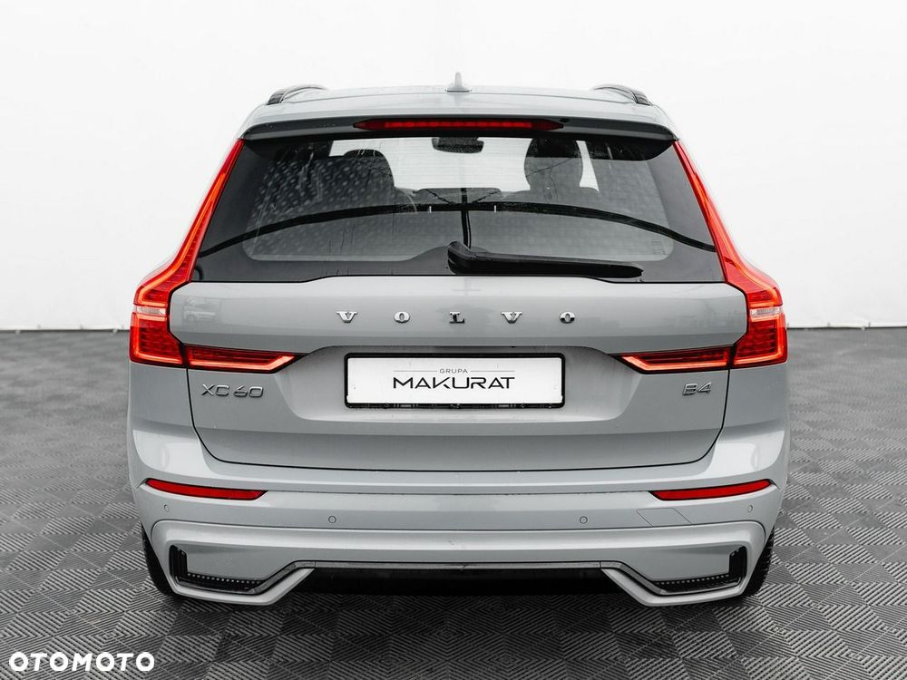 Volvo XC 60 B4 B Plus Dark - 11