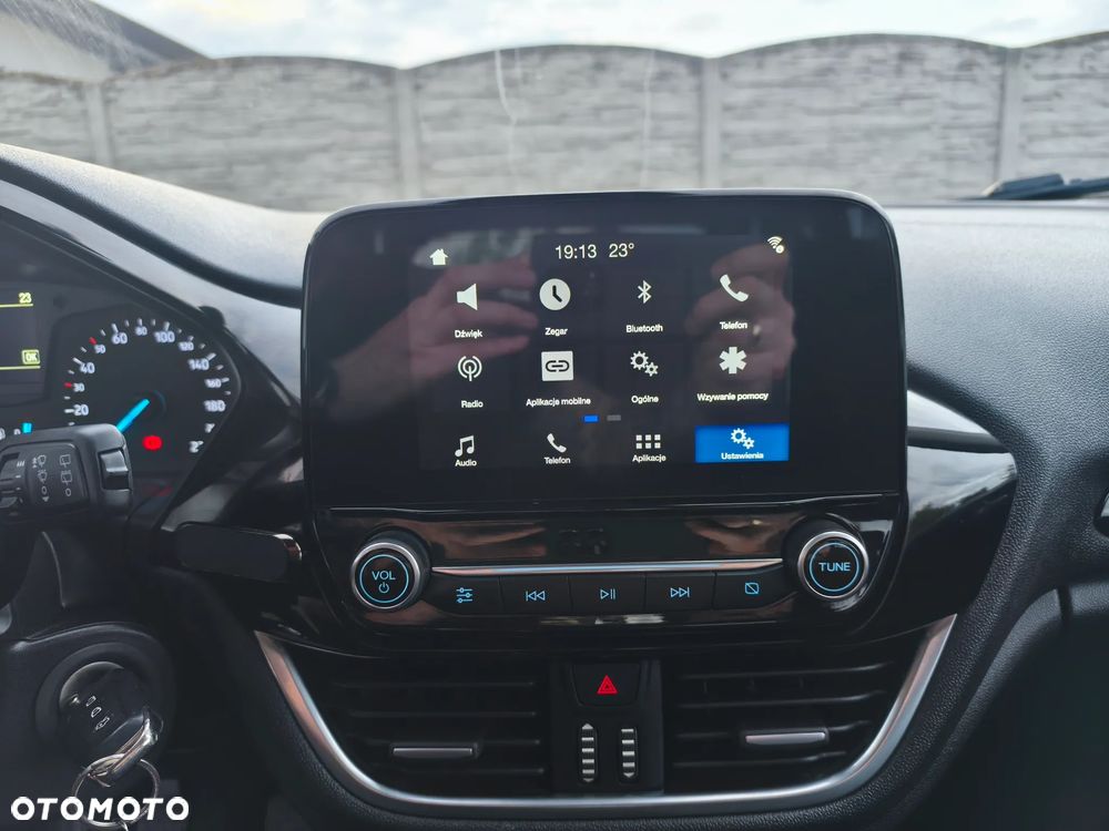 Ford Fiesta 1.1 S&S COOL&CONNECT - 11